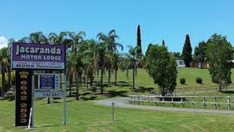 Jacaranda Motor Lodge - Holiday Cairns 0