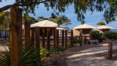 Kangaroo Island Seafront Holiday Park - Holiday Cairns 0