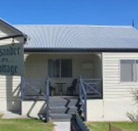 Pennell's Lysander Cottage - Holiday Cairns