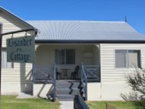 Pennell's Lysander Cottage - Holiday Cairns 0