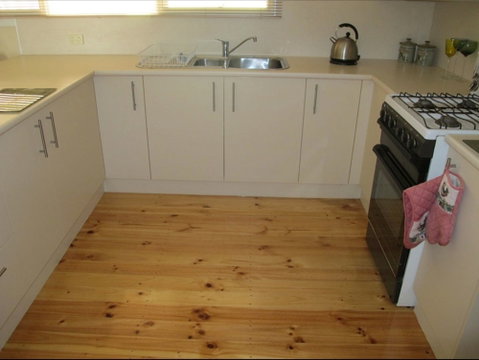 Pennell's Lysander Cottage - Holiday Cairns 1