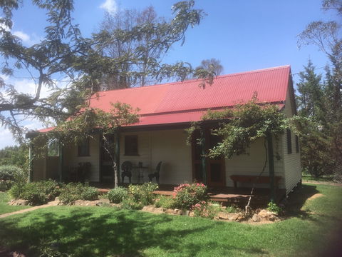 Red Hill Cottage - Holiday Cairns 0