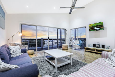 Sceale Bay Seaview Escape - Holiday Cairns 2
