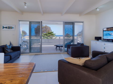 Seaview Getaway | Dunbogan - Holiday Cairns 2
