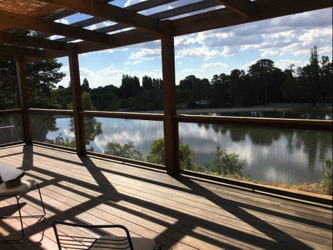 The Lakehouse Beechworth - Holiday Cairns 0