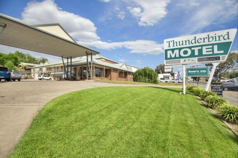 Thunderbird Motel - Holiday Cairns 0