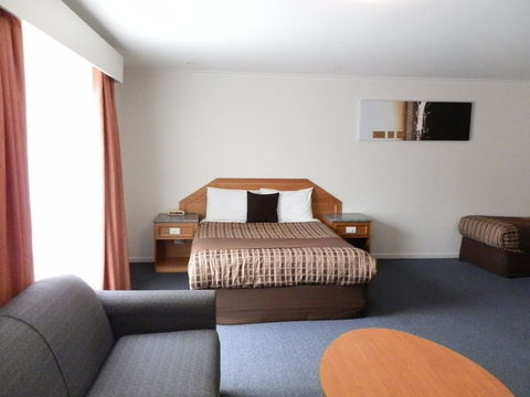 Thunderbird Motel - Holiday Cairns 2