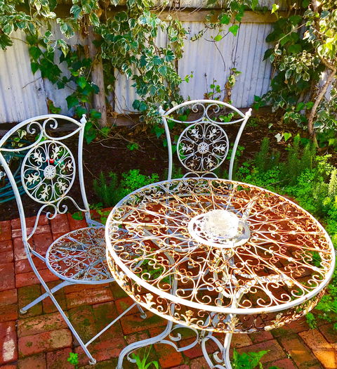 3 Divas Accommodation - The Moscato Cottage - Holiday Cairns 2