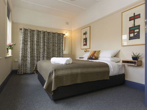 Alabama Hotel Hobart - Holiday Cairns 2