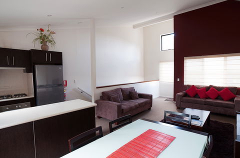 Aspen Creek 3 - Holiday Cairns 1