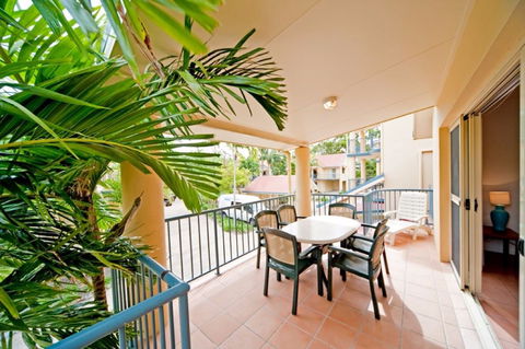 At Beach Court Holiday Villas - Holiday Cairns 1
