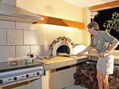 Bed And Breakfast At Wallaby Ridge - Holiday Cairns 1