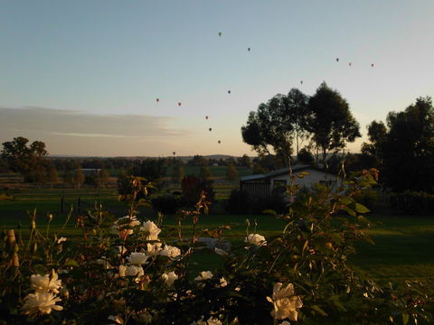 Belubula Cottage Canowindra - Holiday Cairns 0