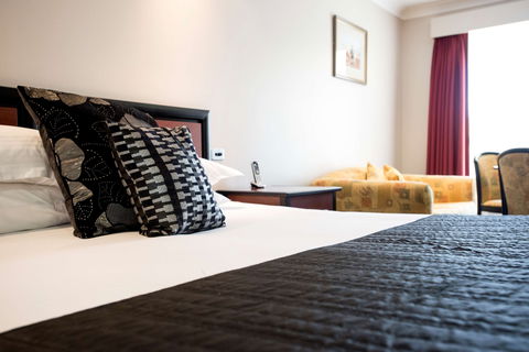 Best Western Plus All Settlers Tamworth - Holiday Cairns 1