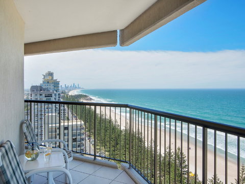 Burleigh Esplanade Apartments - Holiday Cairns 2