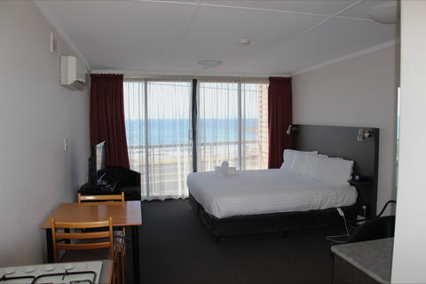 Burnie Ocean View Motel - Holiday Cairns 0