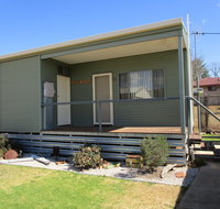 Caddy Shack Dunedoo - Holiday Cairns
