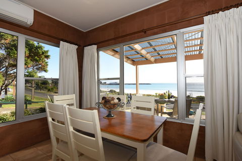 Cape View Cottage - Holiday Cairns 2