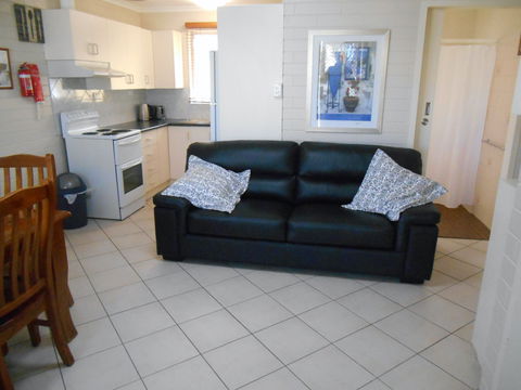 Clan Ranald Holiday Unit 2 - Holiday Cairns 2