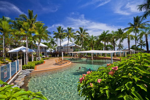 Coral Sands Beachfront Resort - Holiday Cairns 2