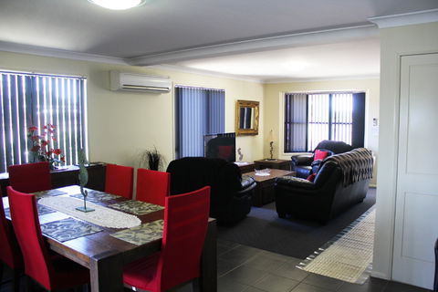 Dalby Apartments Self Contained Motel Accommodation - Holiday Cairns 2