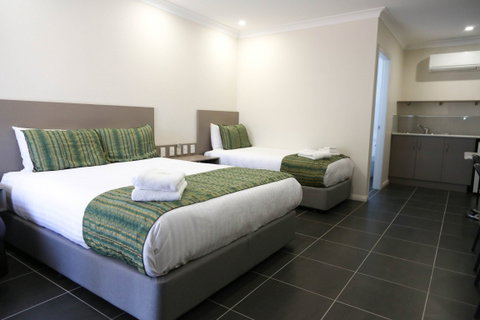 Exies Bagtown Motel - Holiday Cairns 1