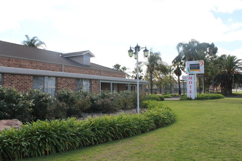 Exies Bagtown Motel - Holiday Cairns 2