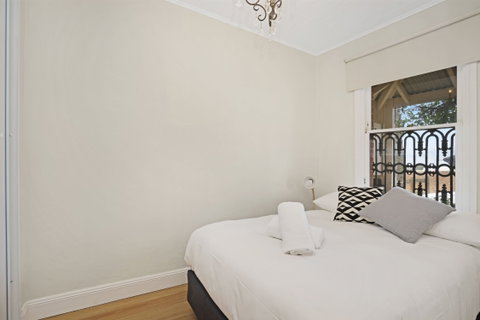 Newcastle Executive Homes - Oceanview Terrace - Holiday Cairns 1