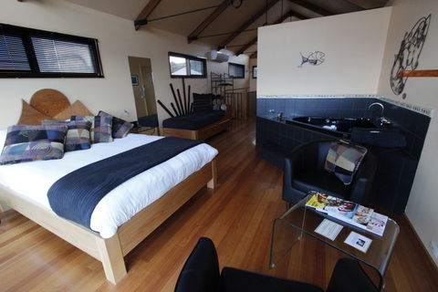 Ocean Inlet At Fairhaven - Holiday Cairns 2