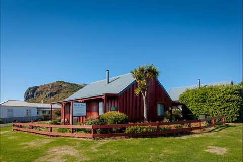 Pol And Pen Holiday Cottages - Holiday Cairns 0