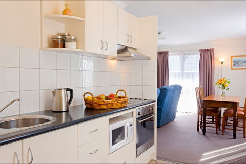 Pol And Pen Holiday Cottages - Holiday Cairns 2