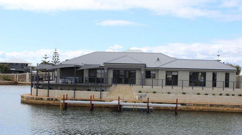 Port Bouvard Retreat - Large Family Friendly Canal Home With Private Jetty - Holiday Cairns 0