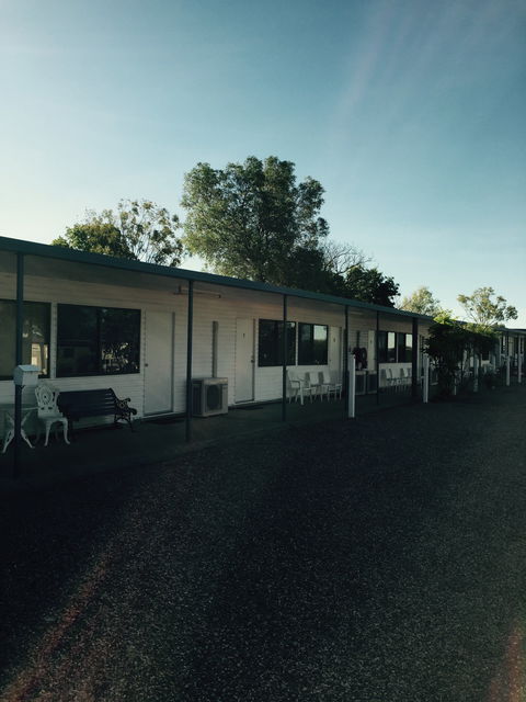 Rest Easi Motel - Holiday Cairns 2