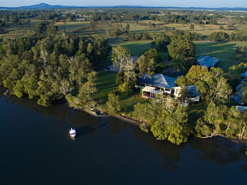 Riverside Holiday Retreat Yamba - Holiday Cairns 0