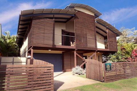 Seaesta Holiday Home - Holiday Cairns 0
