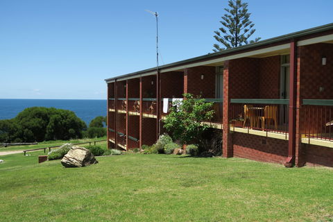 Tathra Hotel - Motel - Holiday Cairns 0