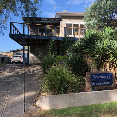 The Boathouse Narrawallee - Holiday Cairns 0