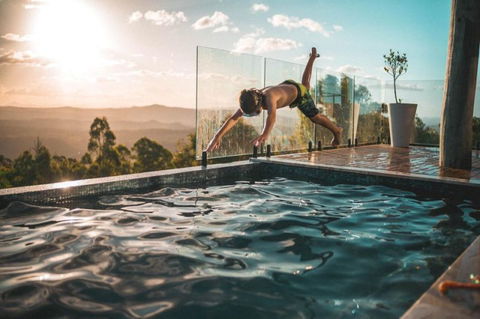 The Eagles Nest Accommodation Scenic Rim, QLD - Holiday Cairns 0