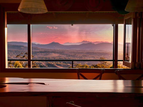 The Eagles Nest Accommodation Scenic Rim, QLD - Holiday Cairns 1