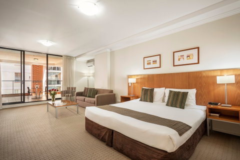 APX Darling Harbour - Holiday Cairns 1
