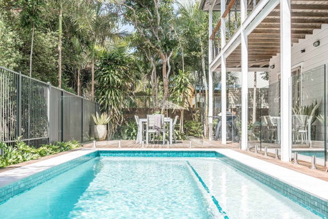 Beach Chalet - Holiday Cairns 0