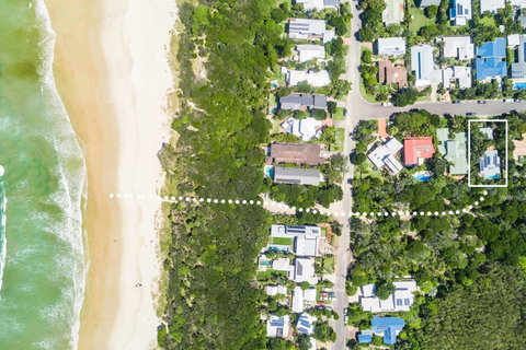 Beach Chalet - Holiday Cairns 2