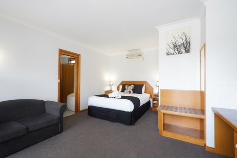 Best Westlander Motel - Holiday Cairns 2