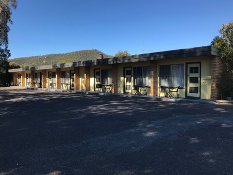 Bingara Fossickers Way Motel - Holiday Cairns 1