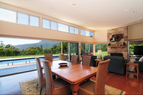 Bottlebrush Lodge - Holiday Cairns 1