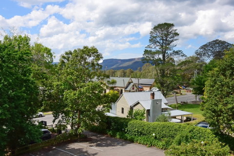 Cloudsong Chalets - Holiday Cairns 1