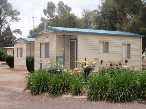 Cowra Holiday Park - Holiday Cairns 0