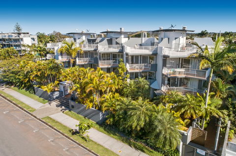 Dockside Holiday Apartments - Holiday Cairns 1