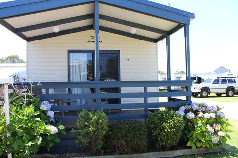 Golden Terrace Holiday Park - Holiday Cairns 0