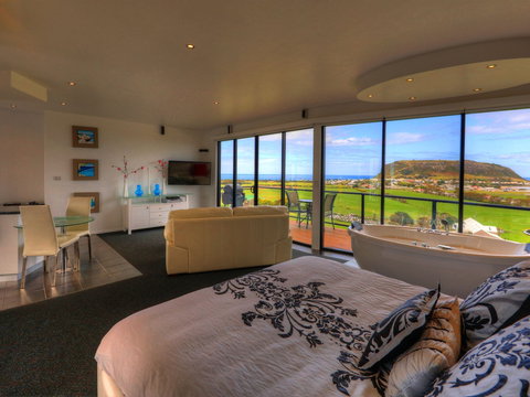 Horizon Deluxe Apartments - Holiday Cairns 2